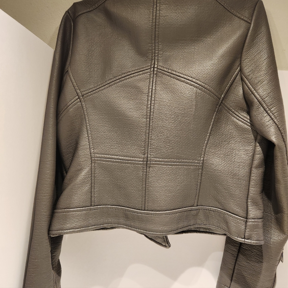 Coat - Picture 2 of 4